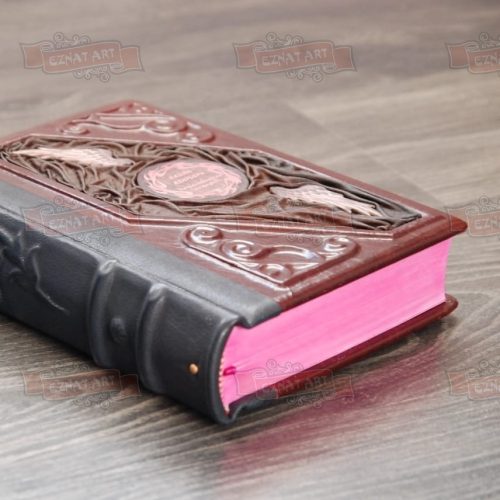 Окрашенные урезы книги в кожаном переплете. Eznat art